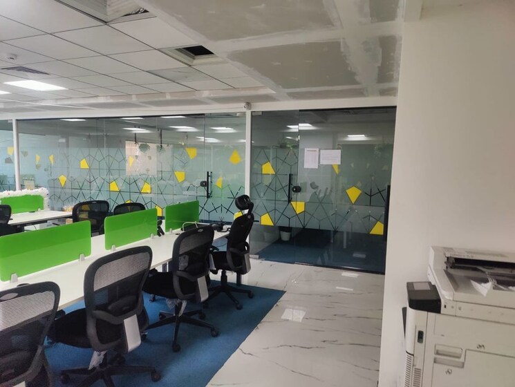 Team Area, vijay nagar Commercial Office Space 1900 Sq.Ft. In Vijay Nagar Indore 8779812