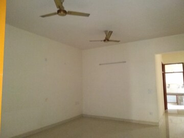 Room in 3 BHK Independent House at Sector 40 – for Rent
