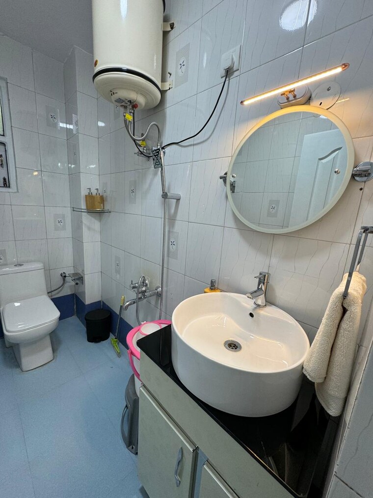 Bathroom, summer hill 2 Bedroom 1000 Sq.Ft. Apartment In Summer Hill Shimla 8779861