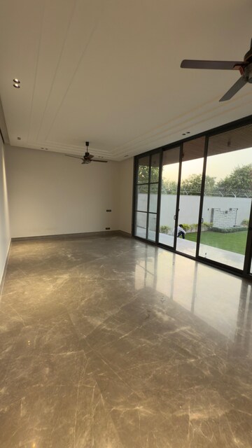 5 BHK Villa For Sale in Chattarpur