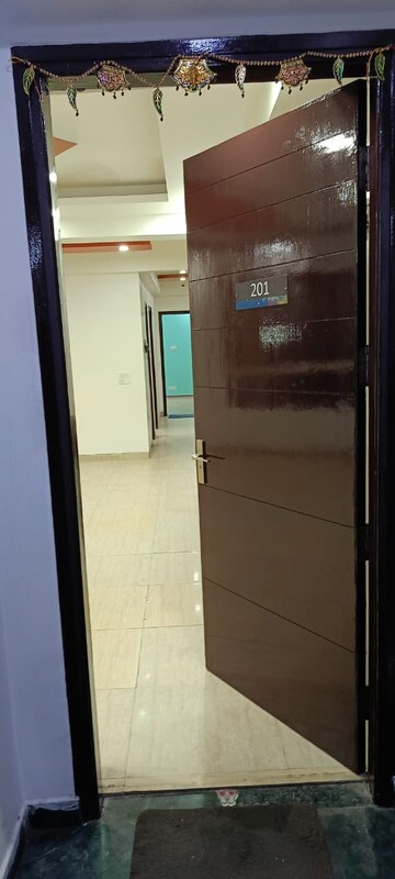 Furnished Amenities in 3 BHK Apartment at 3C Lotus Boulevard Espacia, Sector 100 – for Rent