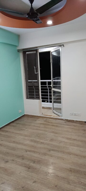 Room in 3 BHK Apartment at 3C Lotus Boulevard Espacia, Sector 100 – for Rent
