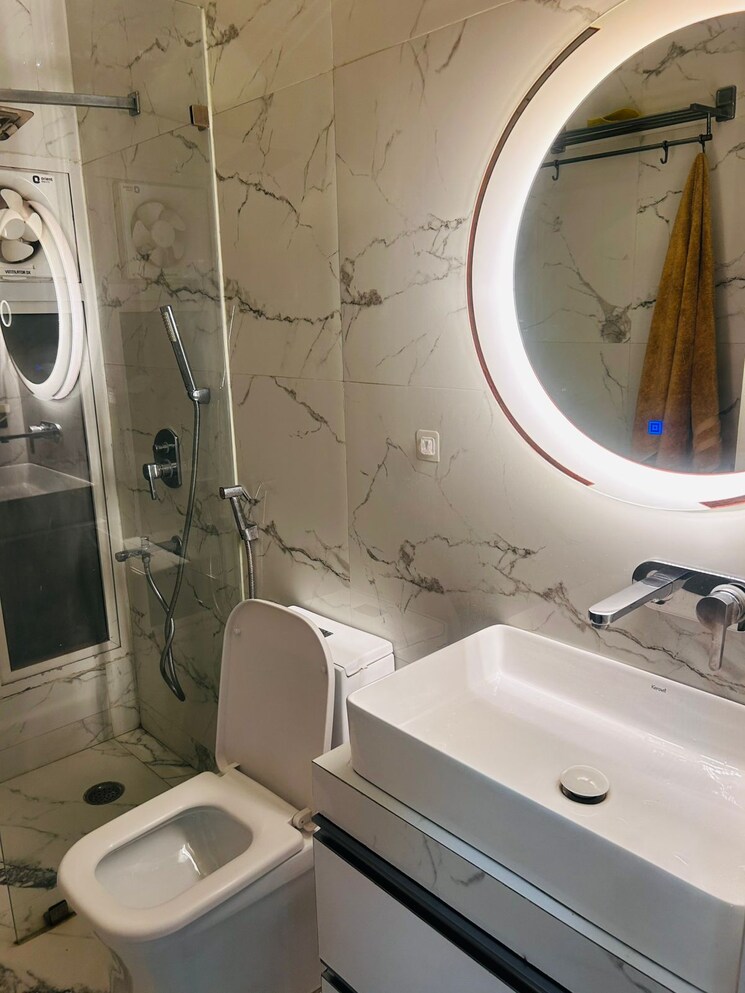 Bathroom, prateek-grand-city 2 Bedroom 970 Sq.Ft. Apartment In Siddharth Vihar Ghaziabad 8779886