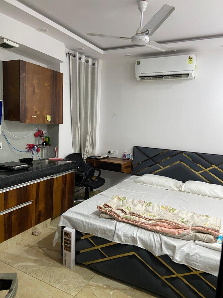 Master Bedroom, rajouri garden 3 Bedroom 200 Sq.Yd. Builder Floor In Rajouri Garden Delhi 8779907