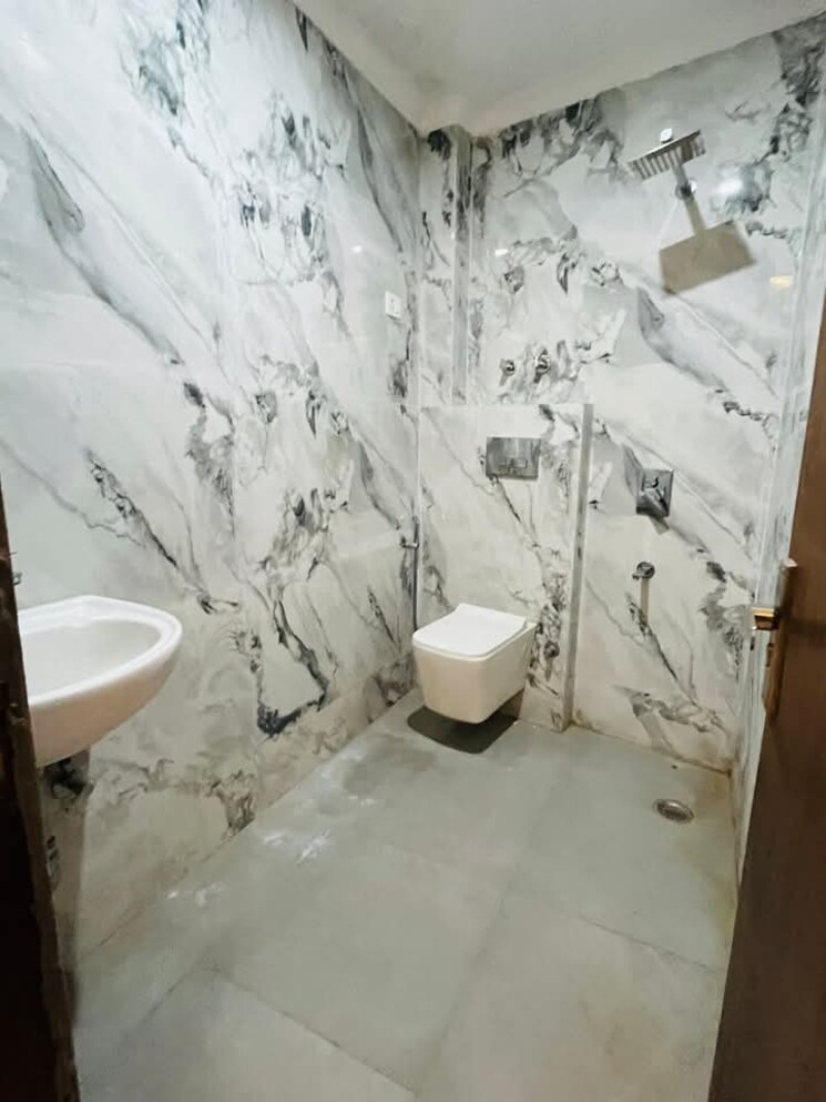 Bathroom, freedom fighters enclave 2 Bedroom 700 Sq.Ft. Builder Floor In Freedom Fighters Enclave Delhi 8779908