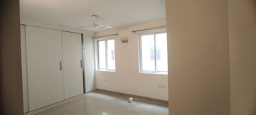 Room in 4 BHK Apartment at Emaar Emerald Floors Premier, Sector 65 – for Rent
