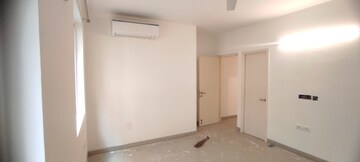 Room in 4 BHK Apartment at Emaar Emerald Floors Premier, Sector 65 – for Rent