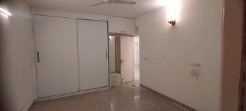 Room in 4 BHK Apartment at Emaar Emerald Floors Premier, Sector 65 – for Rent