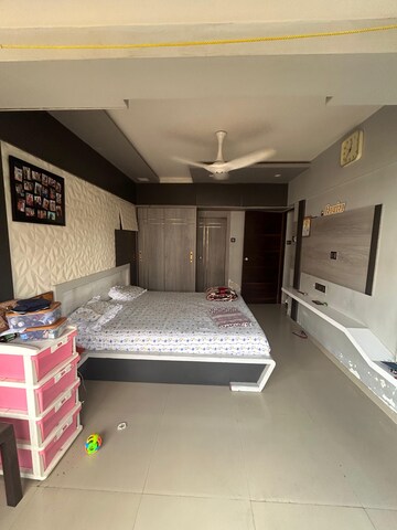 Bedroom in 2 BHK Apartment at Zaveri Ashtavinayak CHS, Andheri West – for Rent