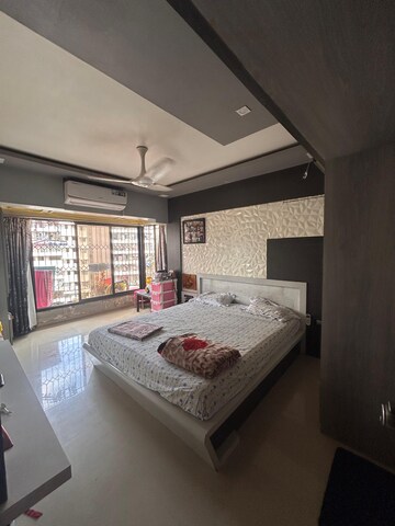 Bedroom in 2 BHK Apartment at Zaveri Ashtavinayak CHS, Andheri West – for Rent