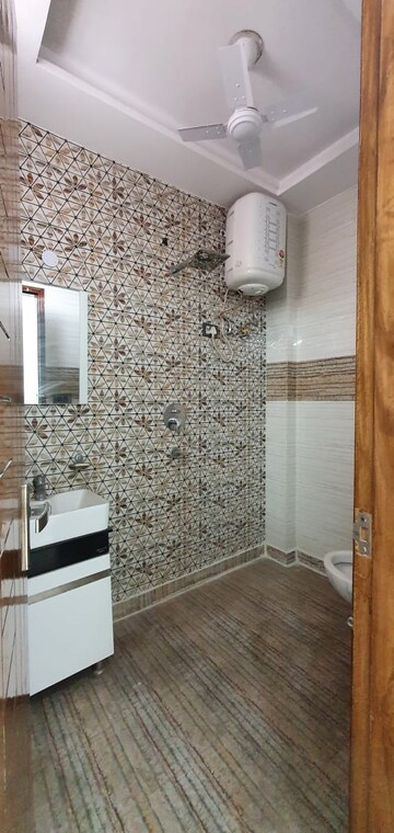 Bathroom in 2 BHK Builder Floor at Subhash Nagar – for Rent
