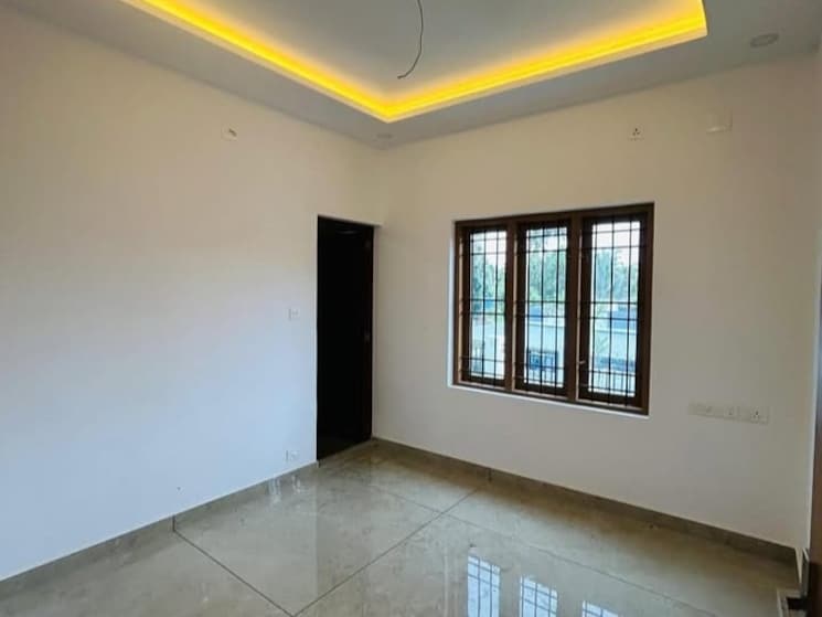 Room, sector 29 3.5 Bedroom 3150 Sq.Ft. Builder Floor In Sector 29 Faridabad 8779928