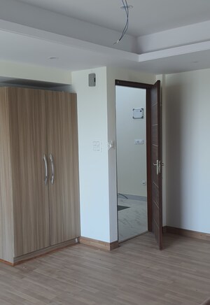 Room in 6+ BHK Villa at Naldehra – for Sale