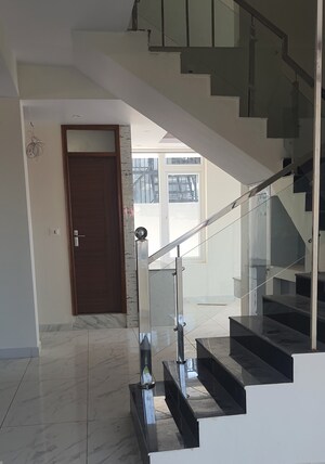 Staircase in 6+ BHK Villa at Naldehra – for Sale