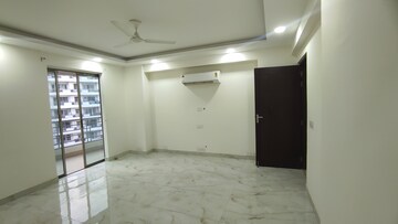 Room in 3.5 BHK Apartment at Parsvnath Exotica, Sector 53 – for Rent
