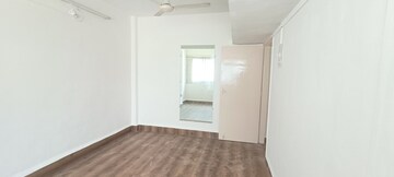 Room in 2.5 BHK Apartment at Radha Residency Pune, J M Road – for Rent