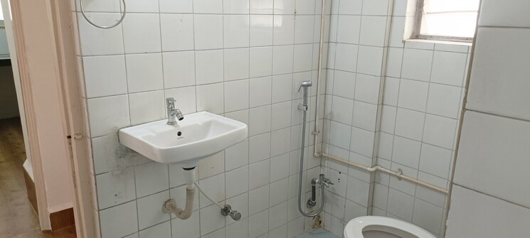 Bathroom, radha-residency-pune 2.5 Bedroom 1250 Sq.Ft. Apartment In J M Road Pune 8779953