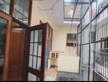 3 BHK Builder Floor For Rent in Dlf Ankur Vihar