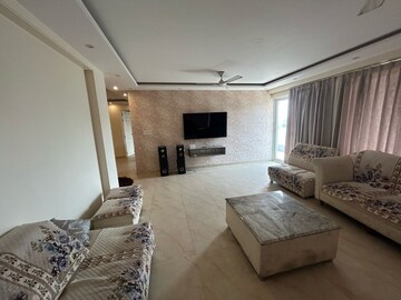 Bedroom in 4 BHK Builder Floor at Huda CGHS, Sector 56 – for Rent