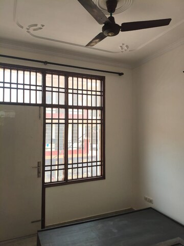 Room in 2 BHK Builder Floor at Sector 23a – for Rent