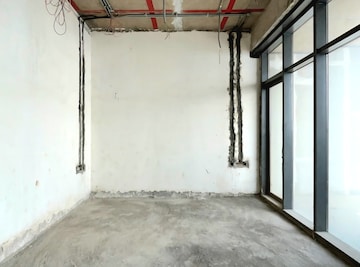 Room in 5 BHK Apartment at Omkar 1973, Worli – for Sale