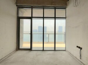 Room in 5 BHK Apartment at Omkar 1973, Worli – for Sale