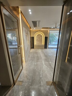 Building Lobby in 5 BHK Builder Floor at Sushant Lok 3, Sector 57 – for Sale