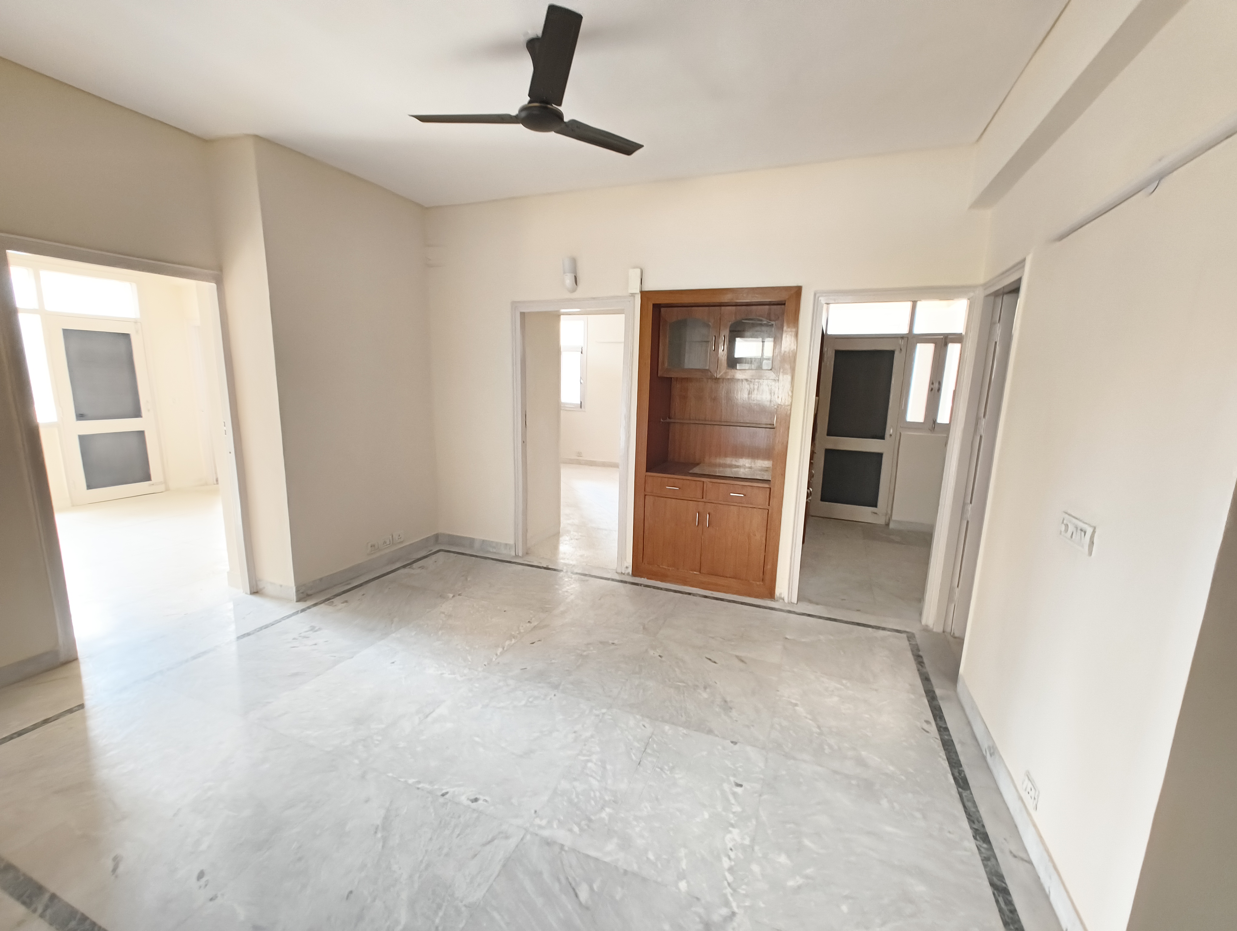 3 BHK + Servant Room Apartment For Rent in Technocrat CGH Society