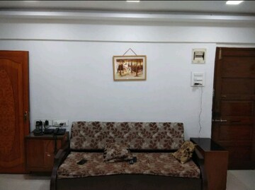 Bedroom in 1 BHK Apartment at Pankaj Mansion, Worli – for Rent