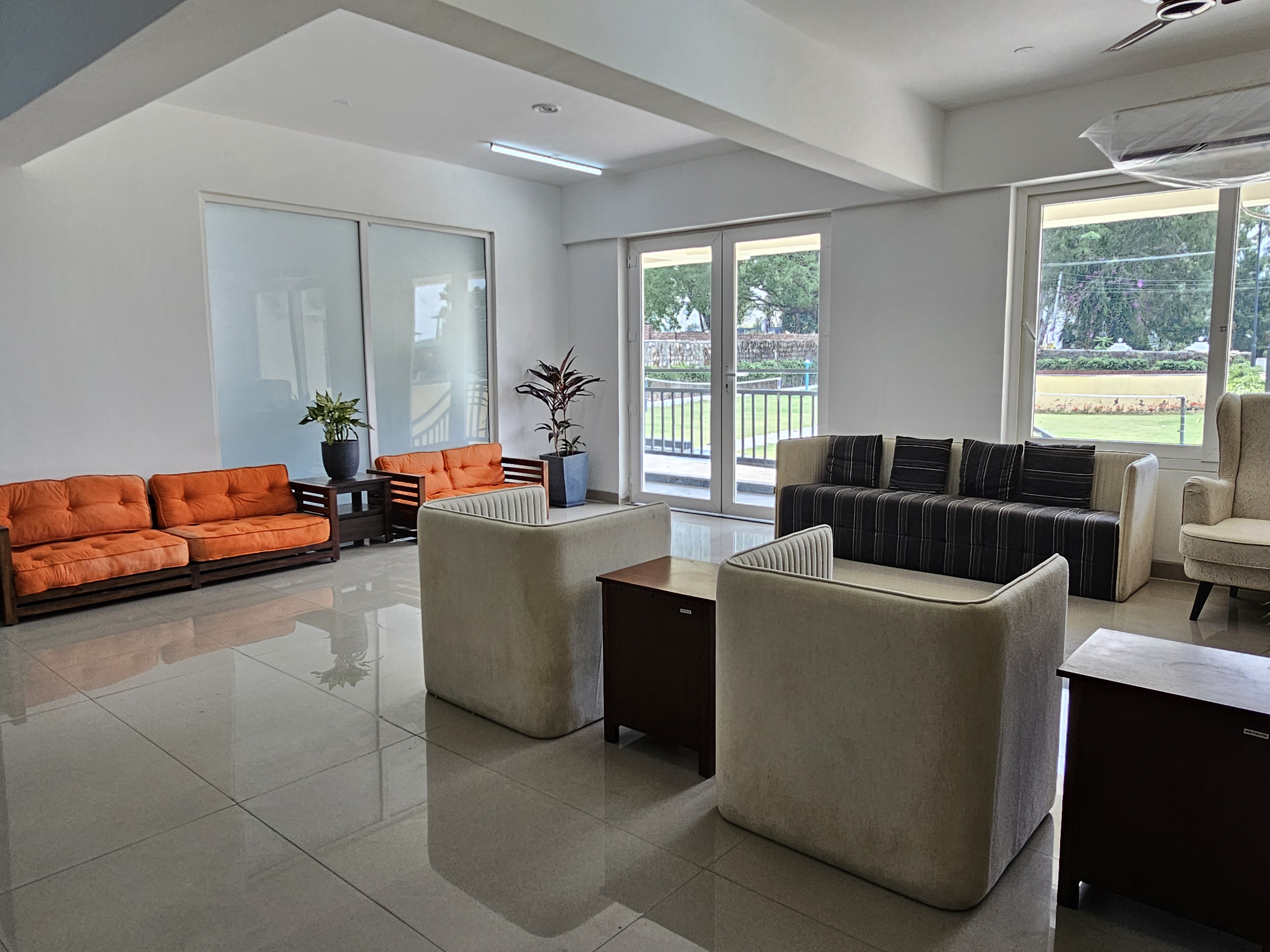 3 BHK + Servant Room Apartment For Sale in Sahastradhara Road