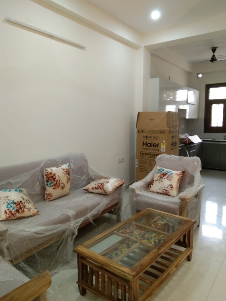 Living Room, dlf-galleria-market 2 Bedroom 1200 Sq.Ft. Apartment In Sector 28 Gurgaon 8780041
