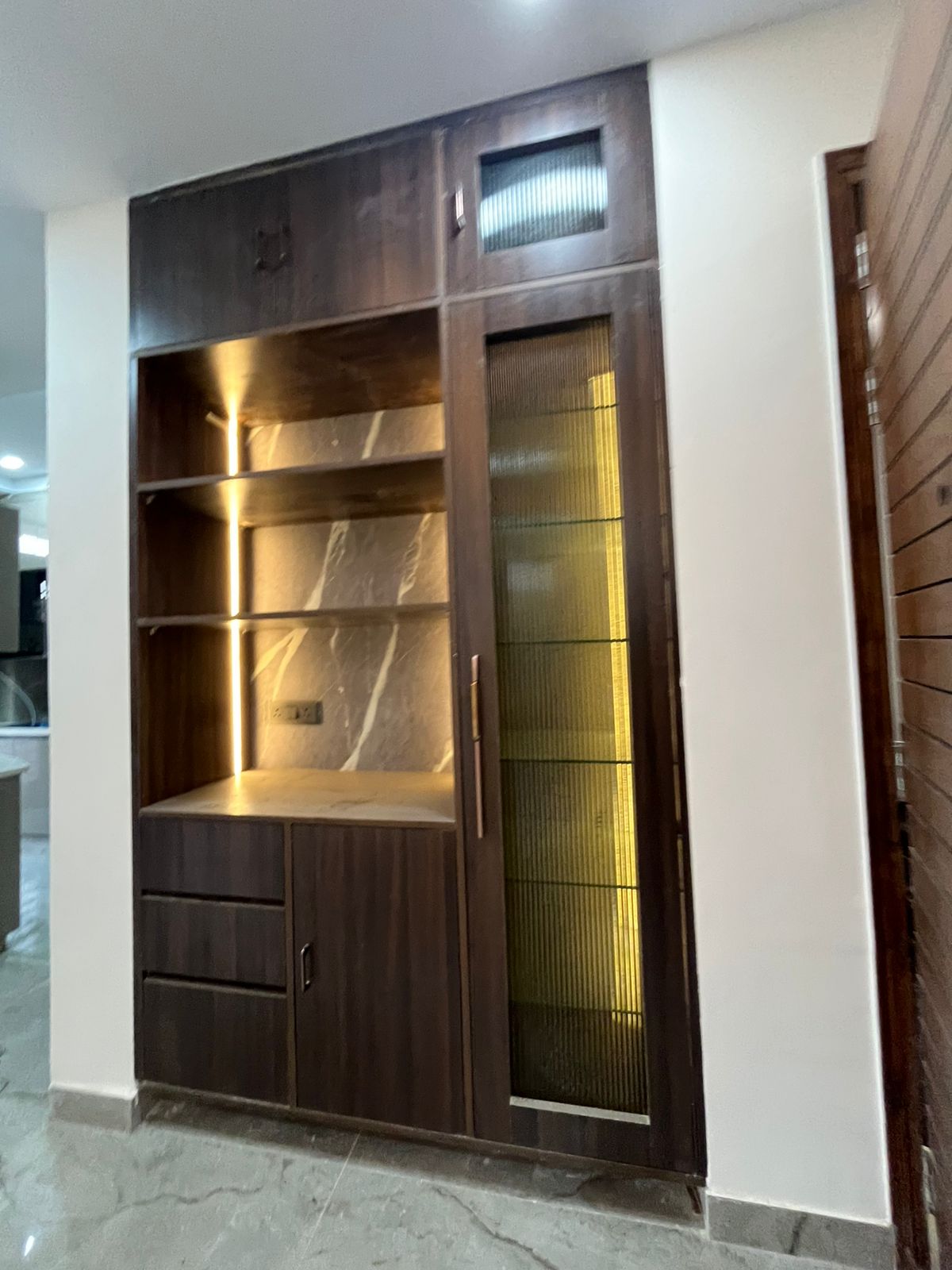 2 BHK 1200 Sq.Ft. Apartment in DLF Galleria Market