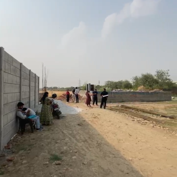  Parking, knowledge park ii greater noida  300 Sq.Yd. Plot In Knowledge Park Ii Greater Noida Greater Noida 8780048