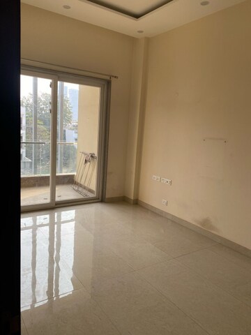 Room in 3 BHK Builder Floor at Sector 57 – for Rent