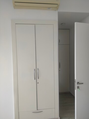 Furnished Amenities in 3 BHK Apartment at Ireo Skyon, Sector 60 – for Rent