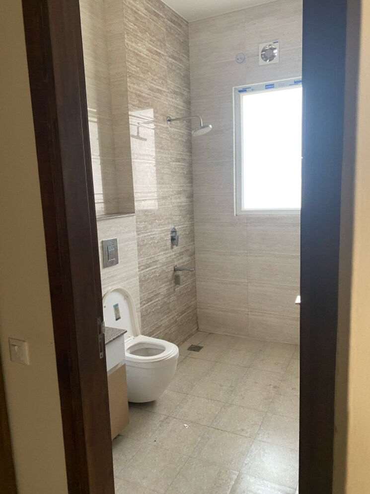Bathroom, sector 57 3 Bedroom 300 Sq.Yd. Builder Floor In Sector 57 Gurgaon 8780053