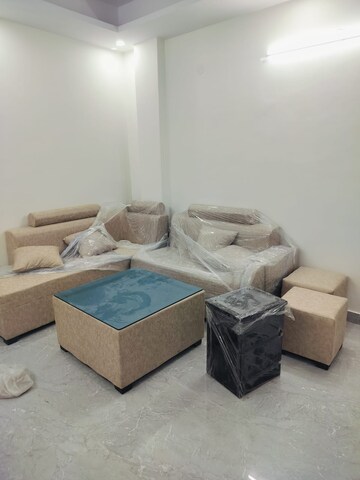 Living Room in 2 BHK Builder Floor at DLF Galleria Market, Sector 28 – for Rent