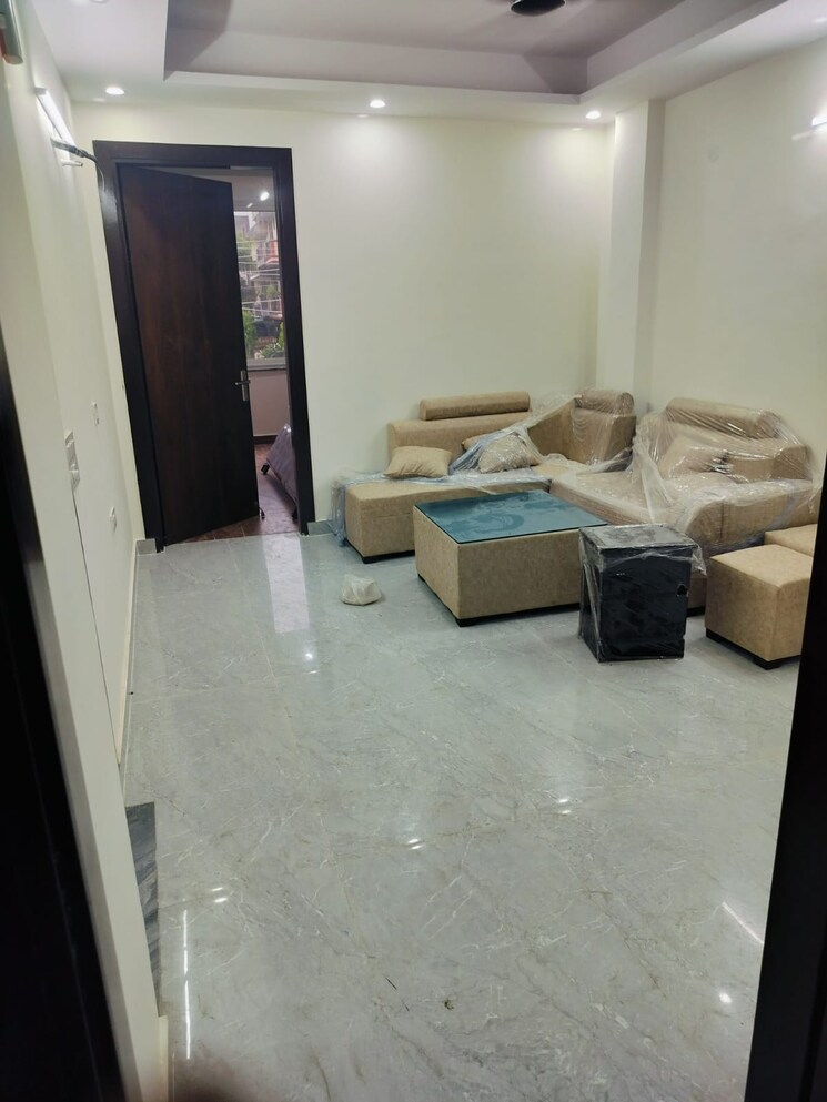 Living Room, dlf-galleria-market 2 Bedroom 1200 Sq.Ft. Builder Floor In Sector 28 Gurgaon 8780127