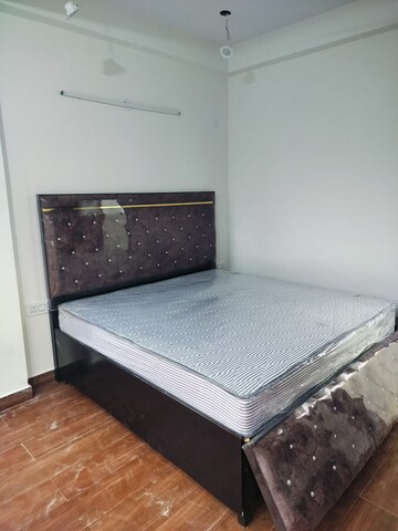 Bedroom in 2 BHK Builder Floor at DLF Galleria Market, Sector 28 – for Rent