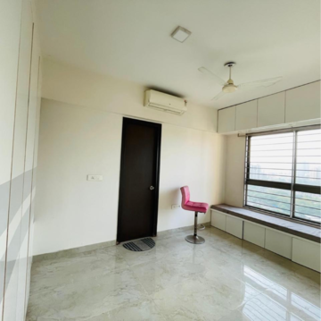 Room in 2 BHK Apartment at Lodha Luxuria Priva, Majiwada – for Rent
