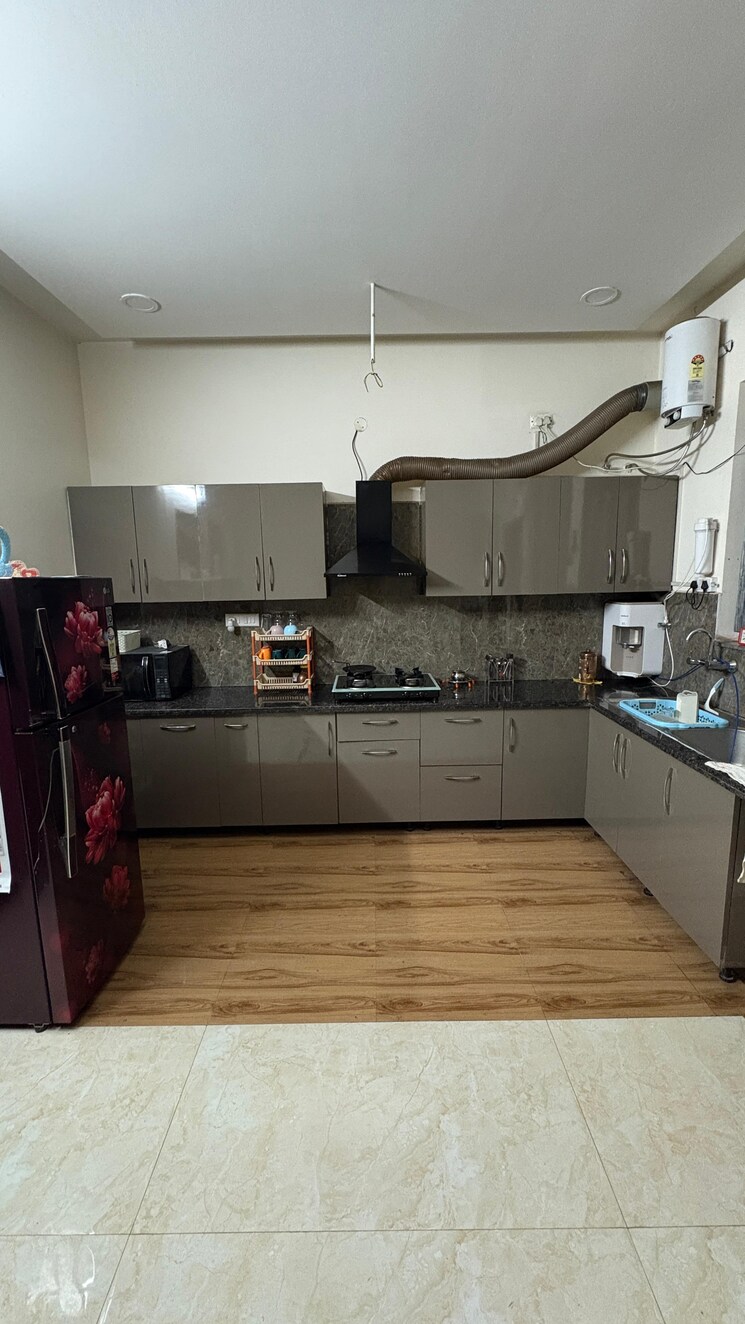 Kitchen, ghazipur 3 Bedroom 140 Sq.Yd. Apartment In Ghazipur Zirakpur 8780101