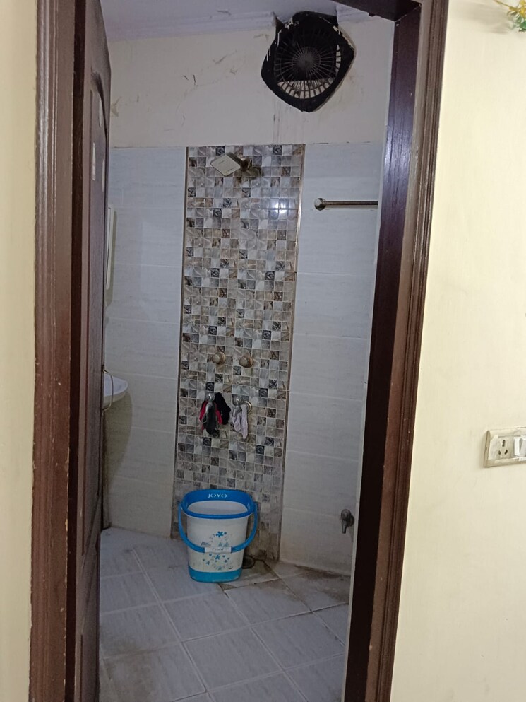 Bathroom, lajpat nagar 4 1 Bedroom 564 Sq.Ft. Builder Floor In Lajpat Nagar 4 Delhi 8780077
