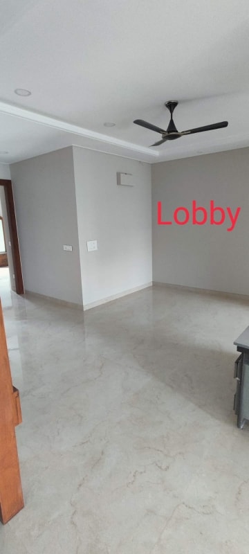 Room in 3 BHK Builder Floor at Sector 38 – for Rent