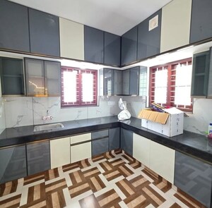 Kitchen in 3 BHK Builder Floor at Sector 33 – for Sale