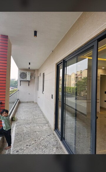 Building Lobby in 4 BHK Builder Floor at Emaar Emerald Floors Select, Sector 65 – for Sale