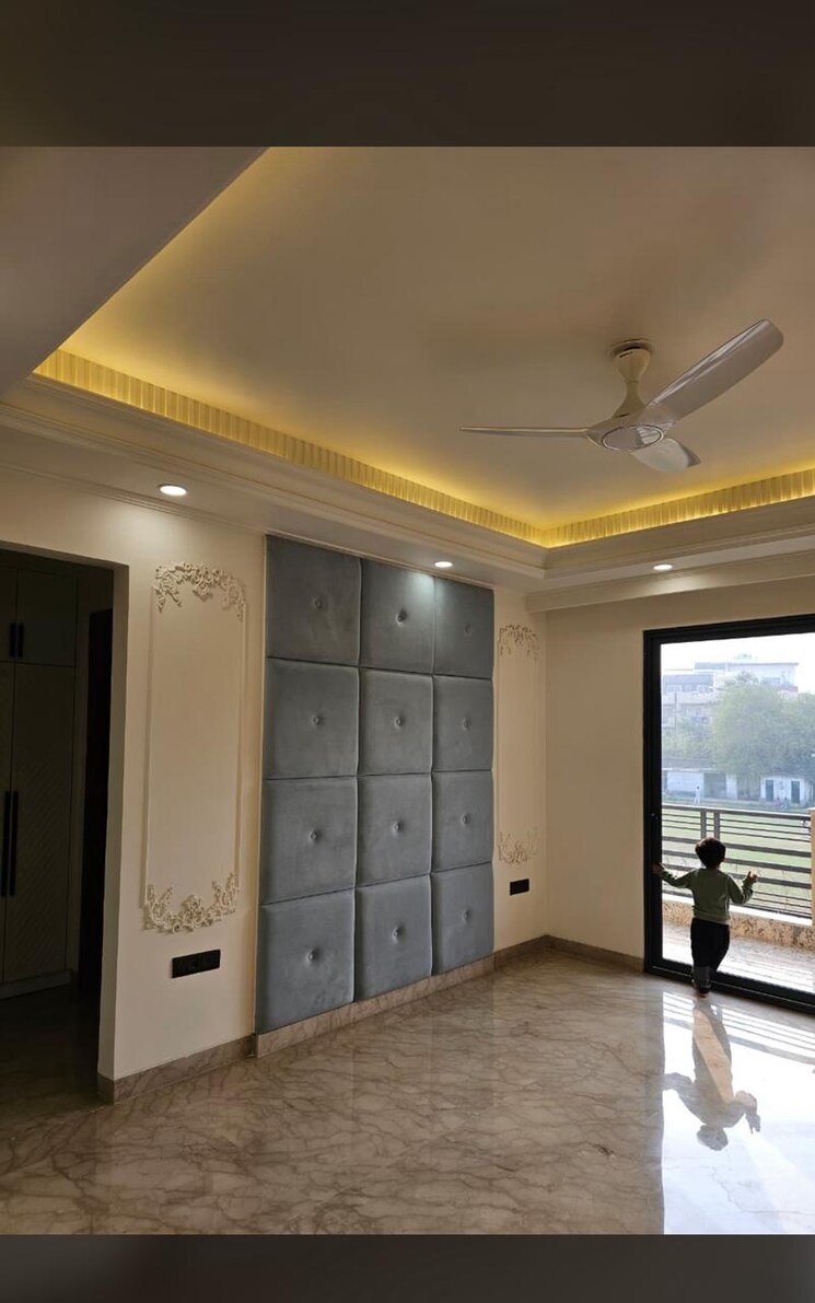 Living Room, emaar-emerald-floors-select 4 Bedroom 436 Sq.Yd. Builder Floor In Sector 65 Gurgaon 8780126