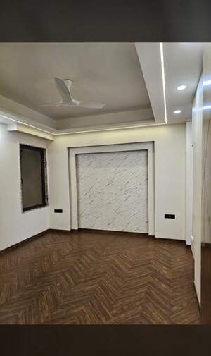 Room in 4 BHK Builder Floor at Emaar Emerald Floors Select, Sector 65 – for Sale