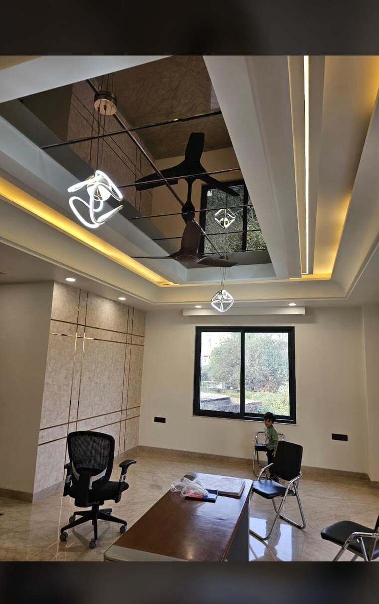 Master Bedroom, emaar-emerald-floors-select 4 Bedroom 436 Sq.Yd. Builder Floor In Sector 65 Gurgaon 8780126