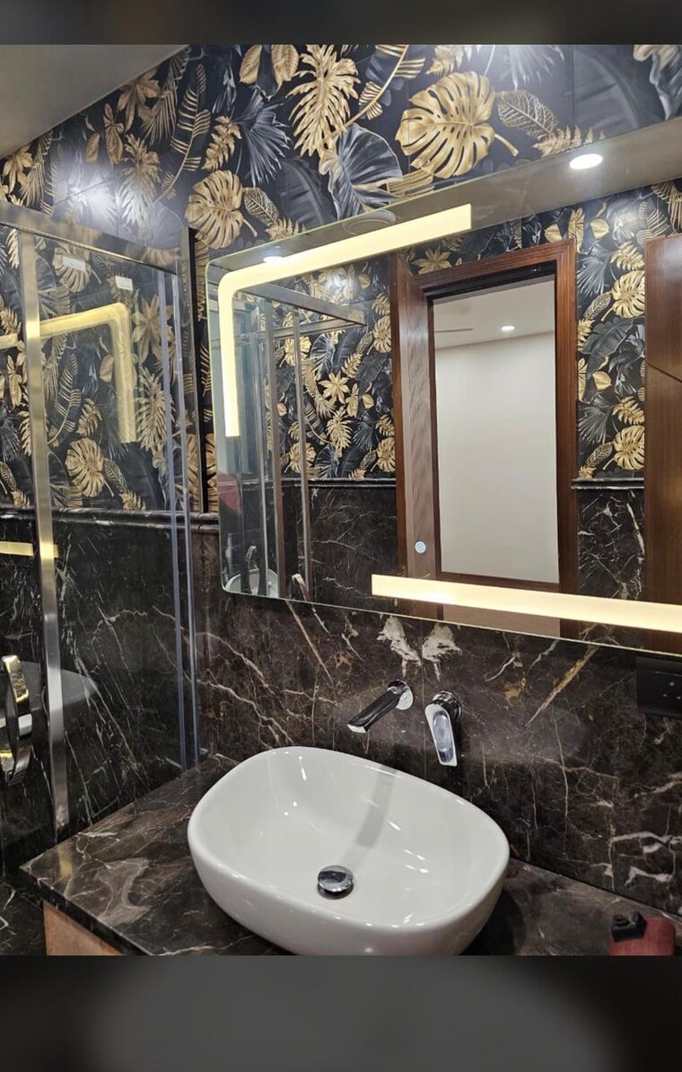 Bathroom, emaar-emerald-floors-select 4 Bedroom 436 Sq.Yd. Builder Floor In Sector 65 Gurgaon 8780126