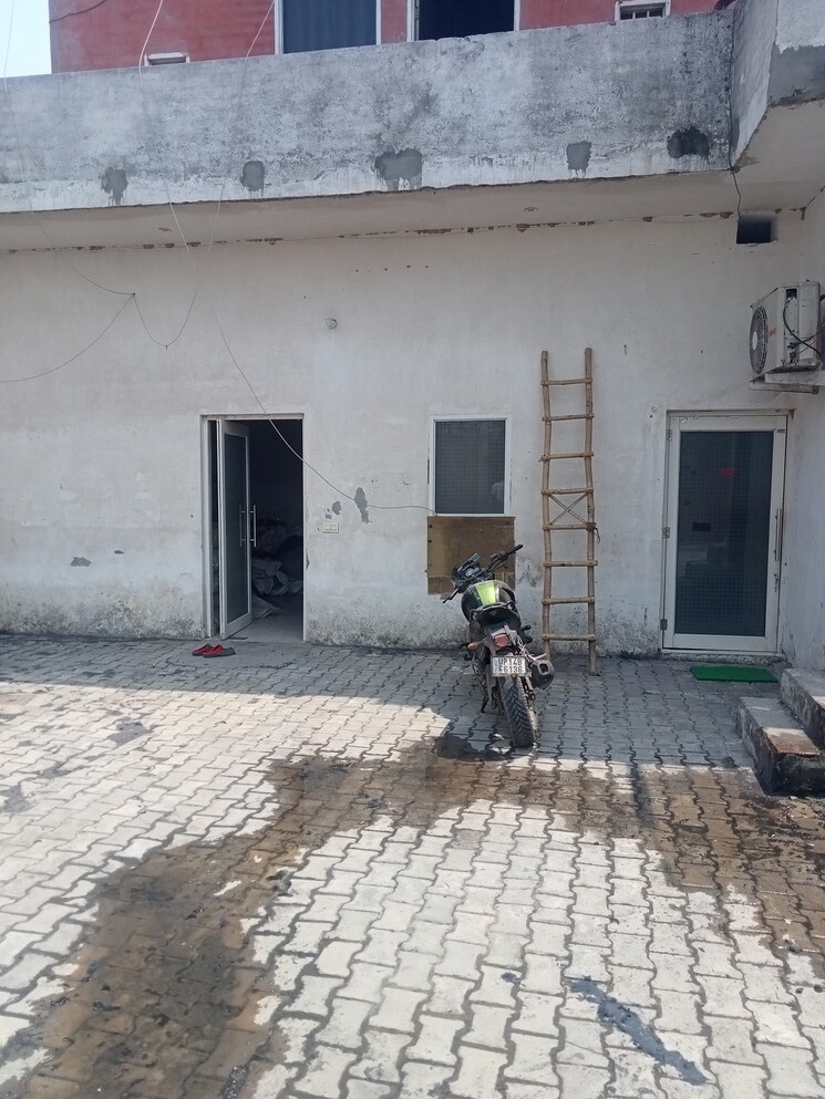  Parking, binjhol Commercial Warehouse 15000 Sq.Yd. In Binjhol Panipat 8780128